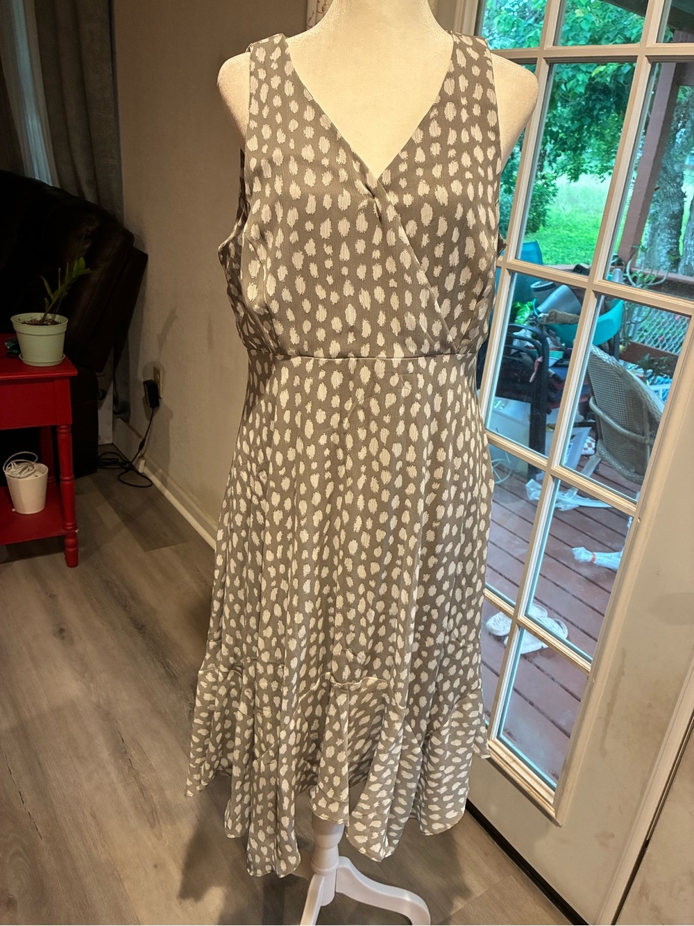 MSK Gray & White Asymmetrical V-Neck Midi Dress